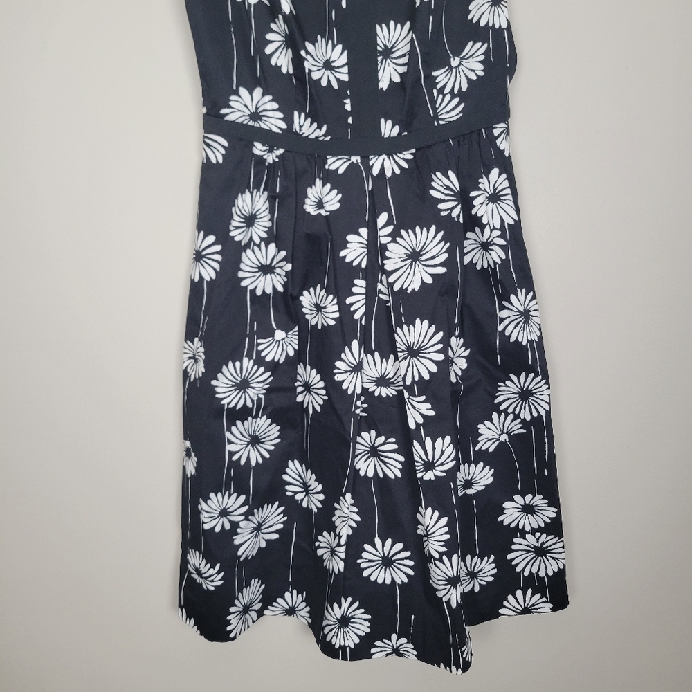 Talbots Fit And Flare Dress Black White Floral Women 4P Petite Sleeveless V-Neck - Picture 3 of 7